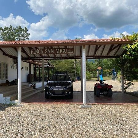 Finca Campestre Con Hermosa Vista Anapoima Kültér fotó